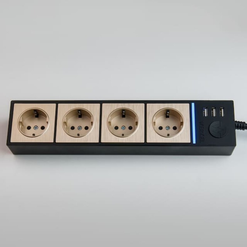 Розеточный блок 4-х местный с USB зарядкой тип А 4х2К+З/3хUSB провод 1,7 м. Цвет Чёрный / шампань рифлёный. Werkel(Веркель). W6514944 / a051462
